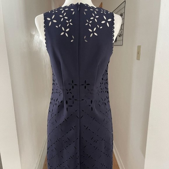 EUC J. CREW Women's Laser Cut Navy Floral Shift Dress - Picture 2 of 7